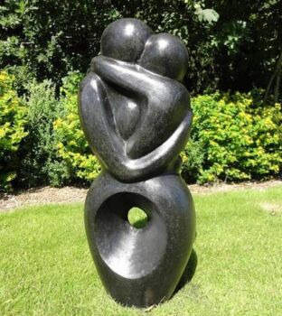 Soulmate haveskulptur i sort Terrazzo 92cm / OUTLET