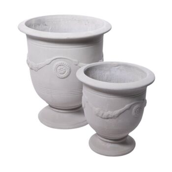 Store pokaler / krukker i grå fiberbeton på fod - SÆT
