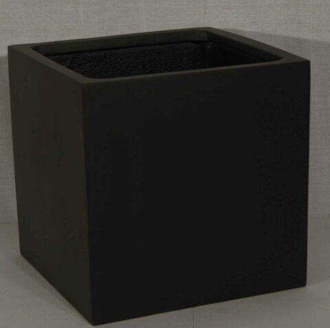 Firkantet indendørs kubisk sort eller grå krukke i fiberstone