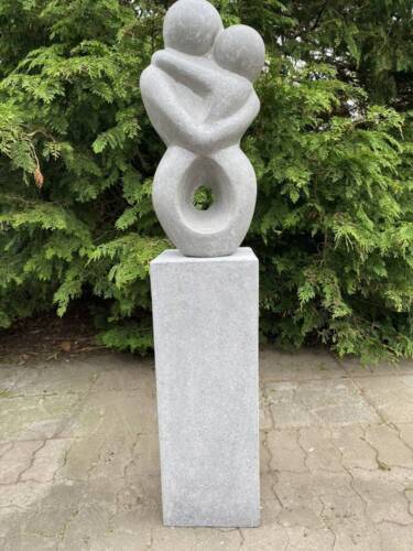 Soulmate haveskulptur med sokkel - grå terrazzo - 129cm