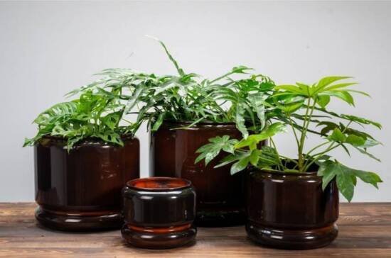 Upcycled plantepotter i metal - Sæt med 2 stk - Gråblå + Flaskegrøn