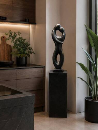 Dansende Par Havefigur i sort Terrazzo med sokkel - H.131cm