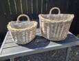 Vægampler I rattan med plastindsats til planter - SÆT